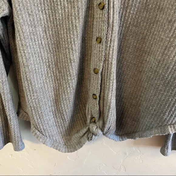 Socialite Gray Waffle Knit Button Down Tie Front Long Sleeve Top Medium - Picture 3 of 8